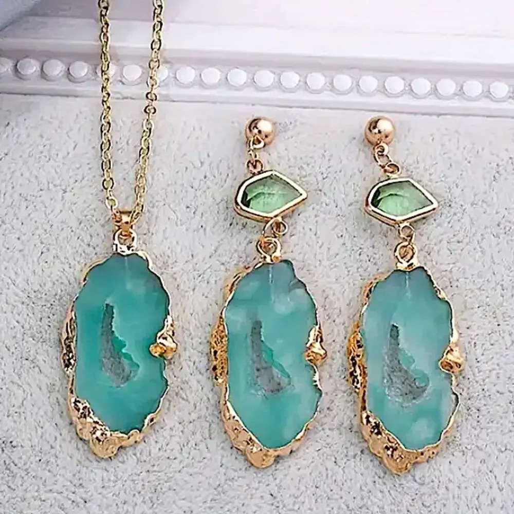 Boho Gold Plated Emerald Resin Necklace Earrings Matching Set